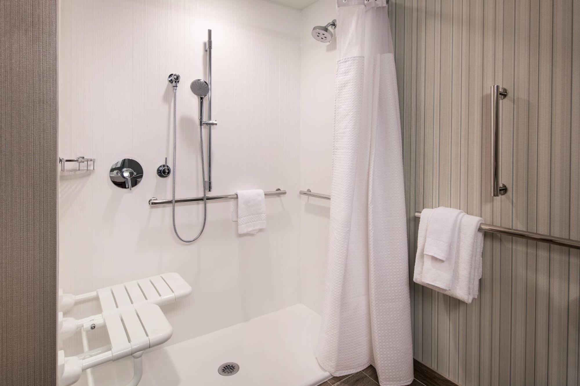 Courtyard By Marriott Pullman Hotel Eksteriør billede