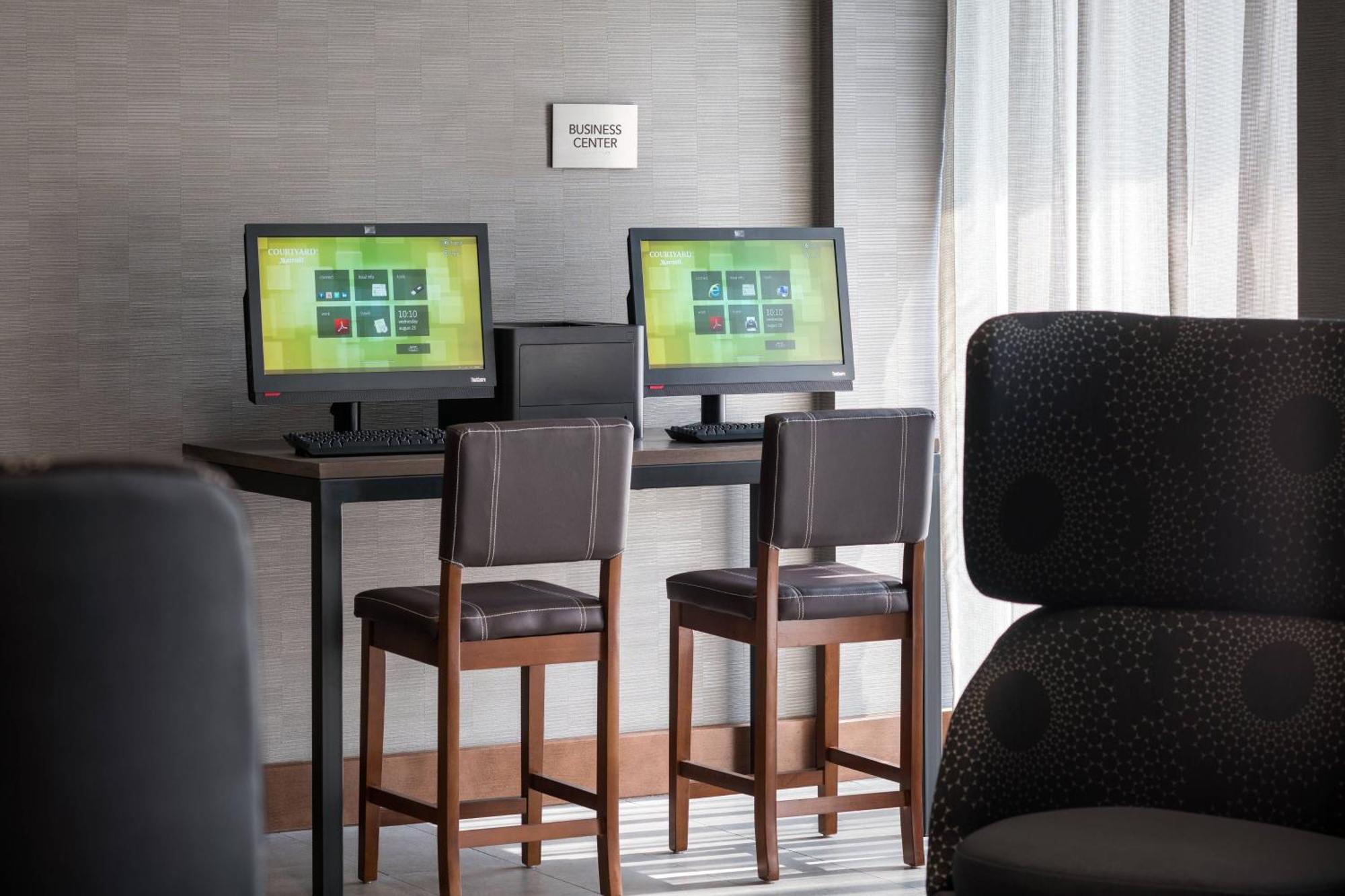 Courtyard By Marriott Pullman Hotel Eksteriør billede