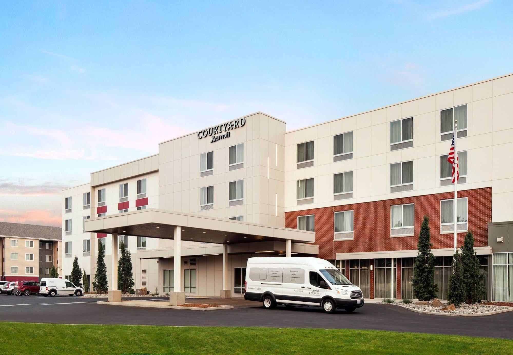 Courtyard By Marriott Pullman Hotel Eksteriør billede